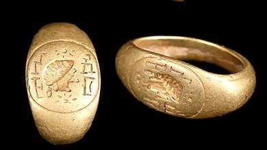 ​خاتم ذهبي نادر من عهد مملكة سبأ يُباع بمزاد عالمي